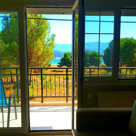 Ourania Luxury Apartment كيراموتي المظهر الخارجي الصورة