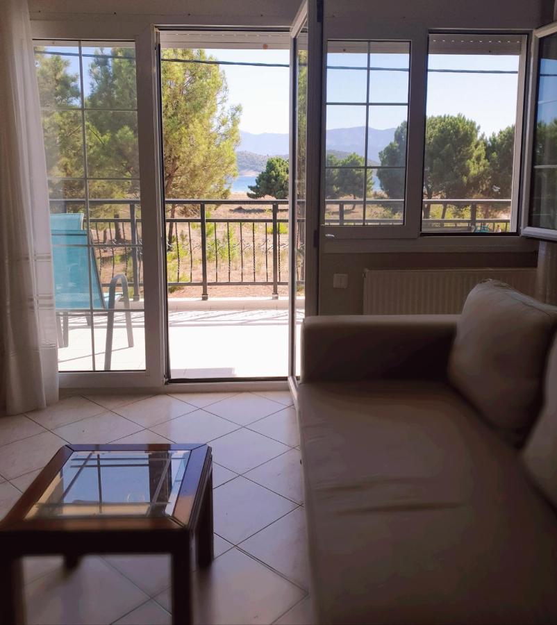 Ourania Luxury Apartment كيراموتي المظهر الخارجي الصورة