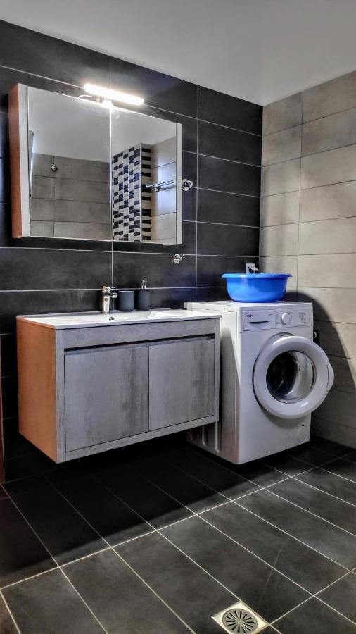 Ourania Luxury Apartment كيراموتي المظهر الخارجي الصورة