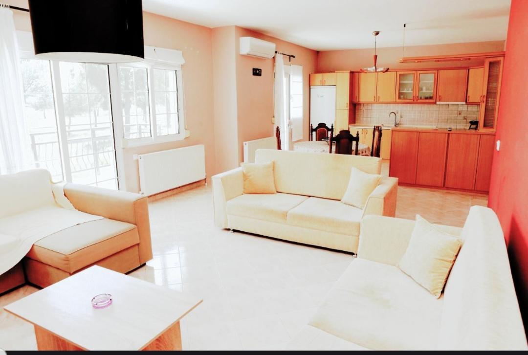Ourania Luxury Apartment كيراموتي المظهر الخارجي الصورة
